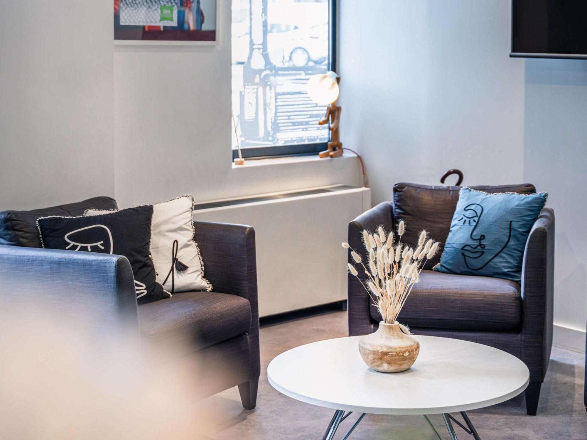 Ibis Styles Vannes Gare Centre Exterior photo